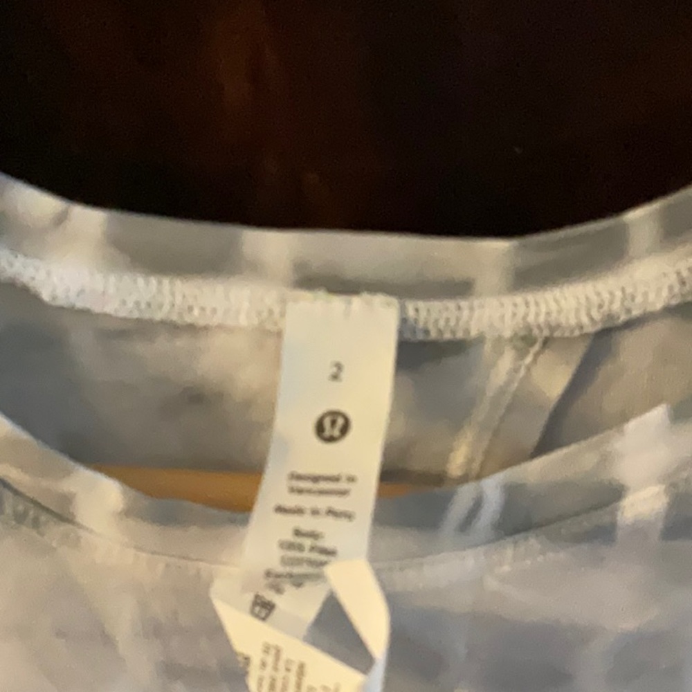 Lululemon NWT All Tied Up Tank - Picture 3 of 4